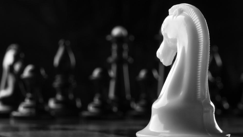 Halloween Gambit: Opening Super Agresif dalam Variasi 4 Kuda (2025)